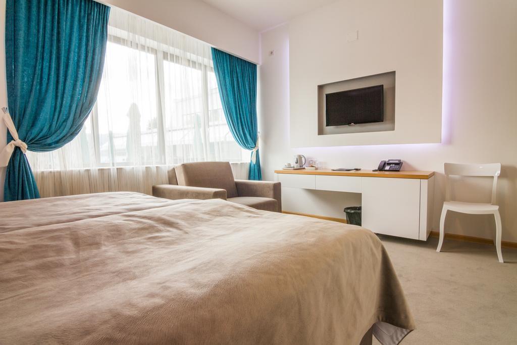 Gardenia Hotel & Spa Veles Quarto foto A bedroom in a hotel